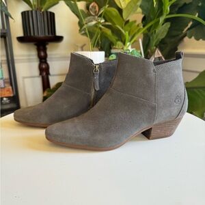 Timberland Carleton Gray  Suede Ankle Bootie Women's Size 9